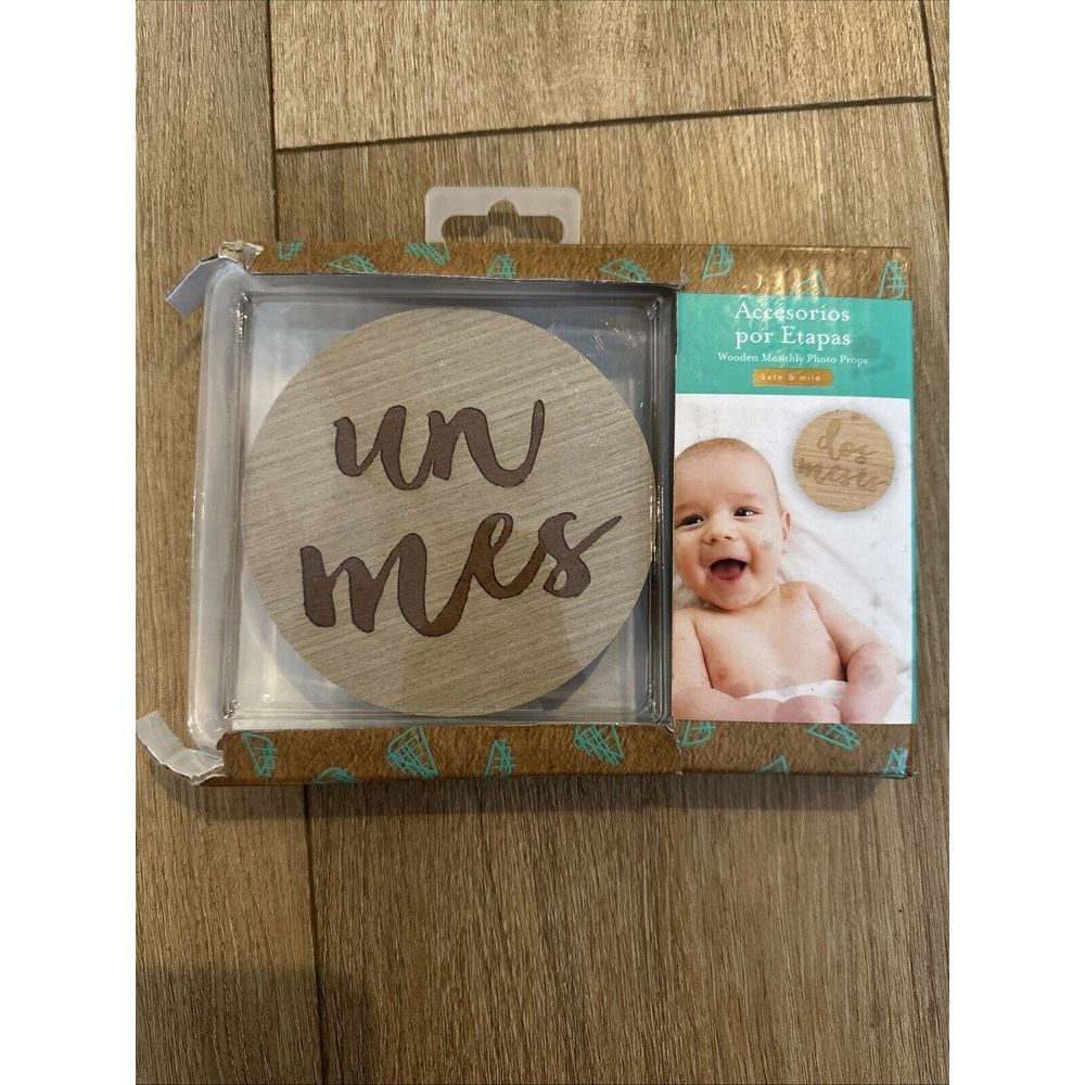 Wooden Monthly Photo Props (Spanish) Kate & Milo for Newborn Baby‎ Pictures NWT*